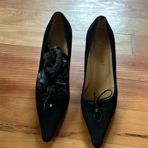 Chanel black quilted vintage heels 39